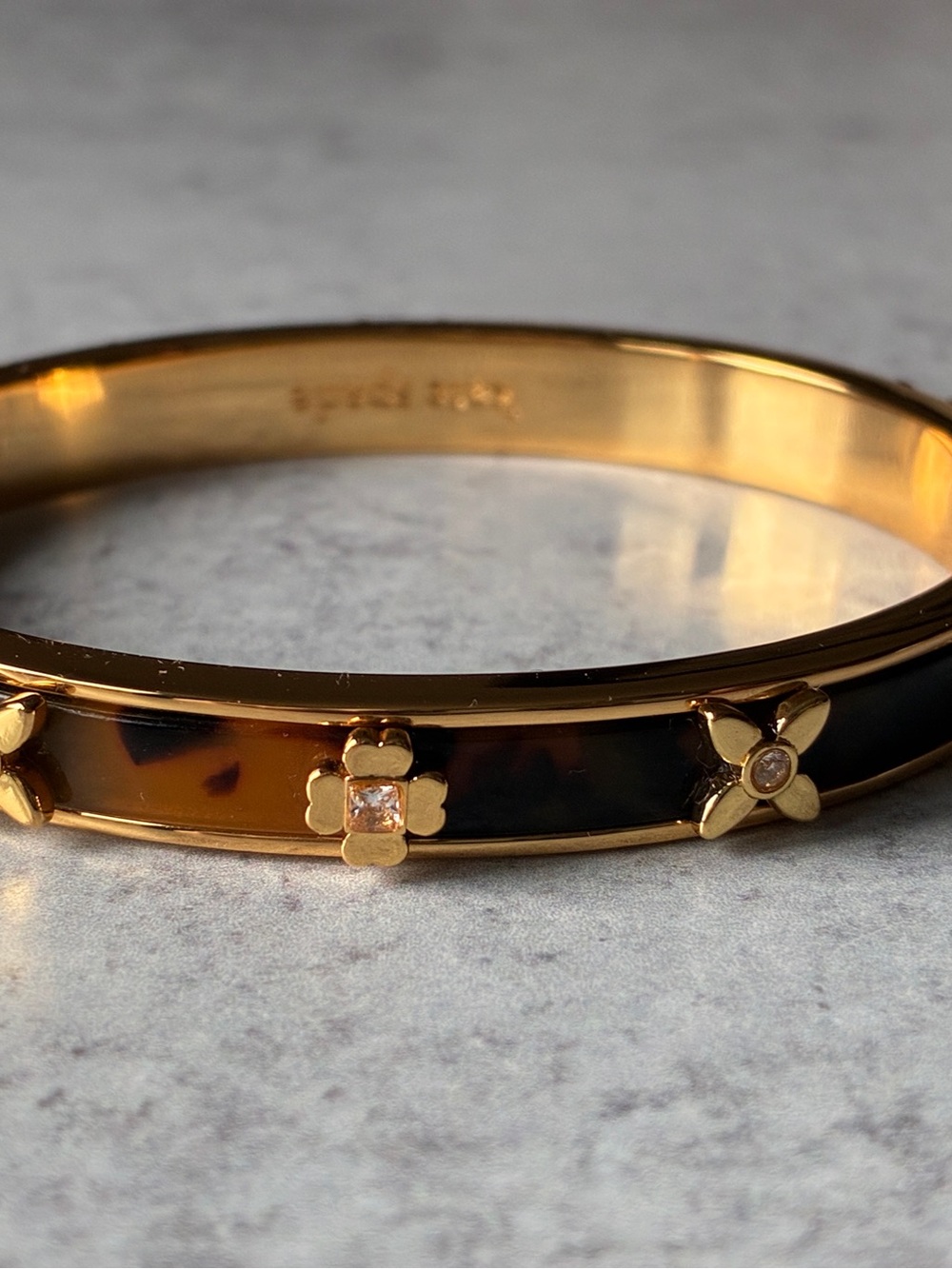 Kate Spade Tortoise Floral Crystal Hinged Bangle Bracelet NWT - Picture 4 of 8